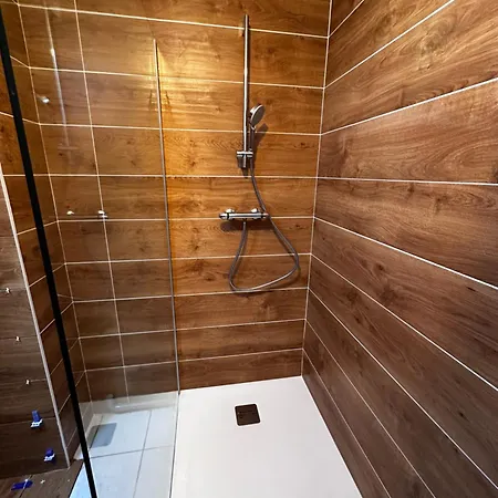 Elbeuf City 度假居 *